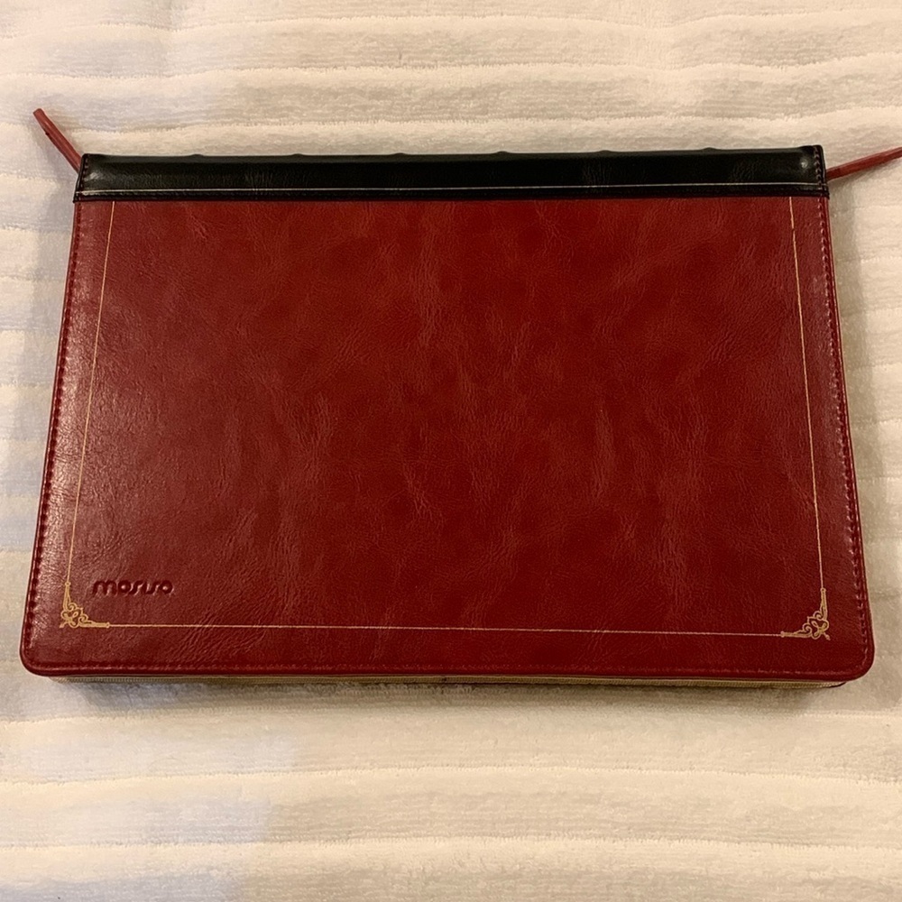 Laptop Case. Brand New. Faux Red Wine Color. Trendy &Functional.​​​​​​​​​​​
